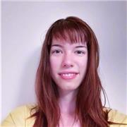 Profesora de ingles imparte clases a todas las edades